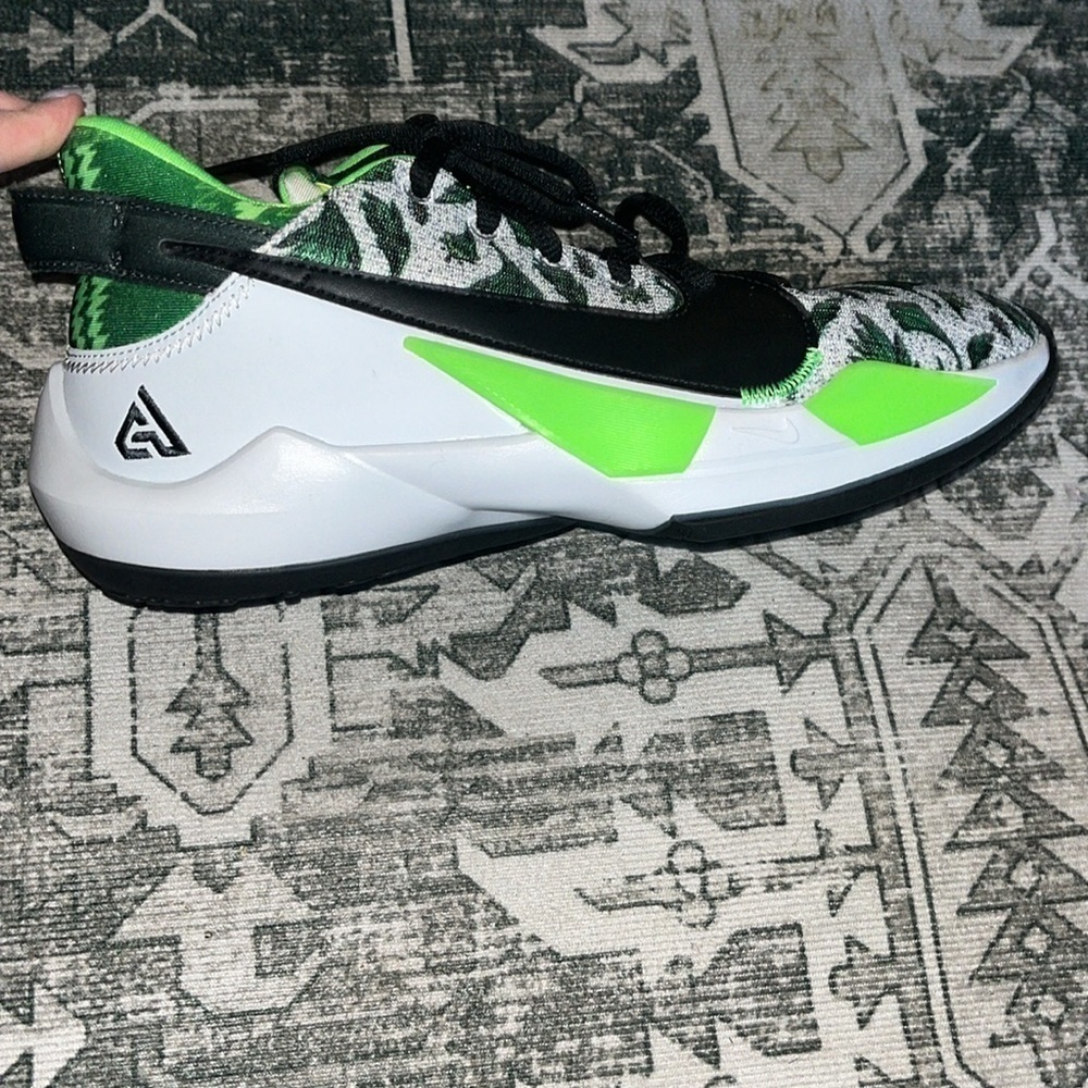 Nike kids or men’s Zoom Freak 2 Naija size 7 - Picture 3 of 9